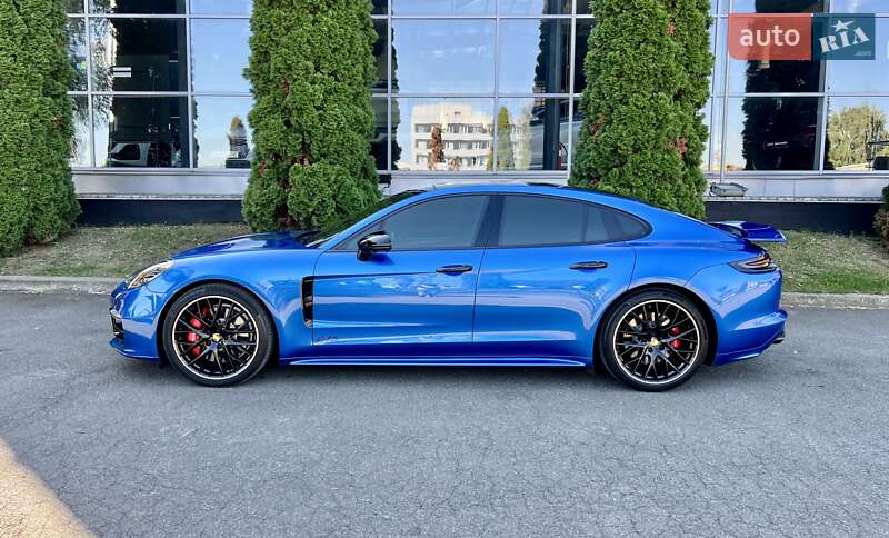 Фастбэк Porsche Panamera 2018 в Киеве