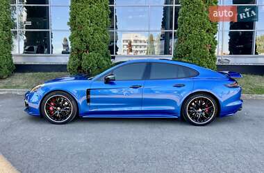 Фастбэк Porsche Panamera 2018 в 