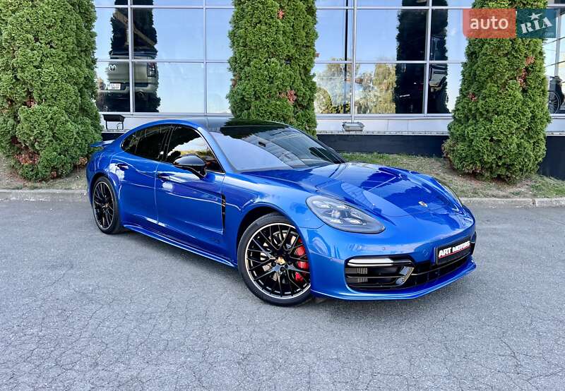 Фастбэк Porsche Panamera 2018 в Киеве