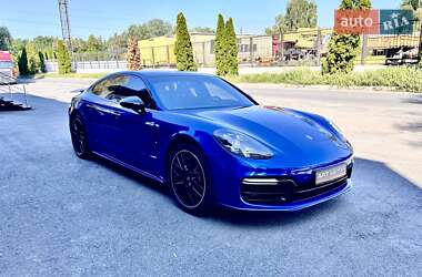 Фастбэк Porsche Panamera 2018 в 