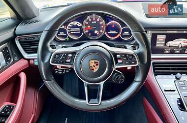 Фастбэк Porsche Panamera 2018 в 