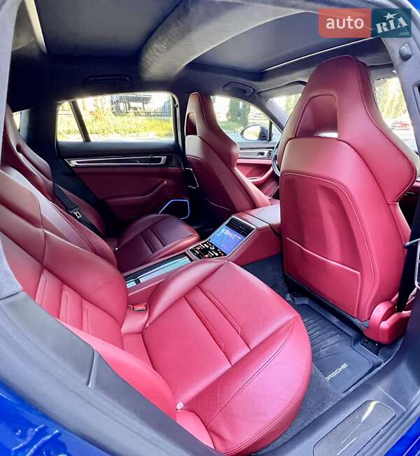 Фастбэк Porsche Panamera 2018 в Киеве