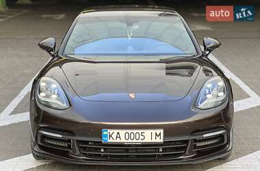 Фастбэк Porsche Panamera 2019 в 