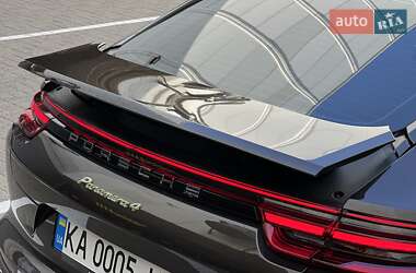 Фастбэк Porsche Panamera 2019 в 