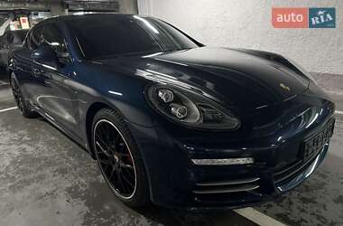 Фастбэк Porsche Panamera 2014 в Киеве
