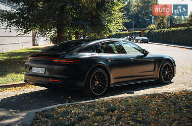 Фастбэк Porsche Panamera 2020 в 