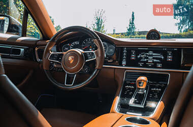 Фастбэк Porsche Panamera 2020 в 
