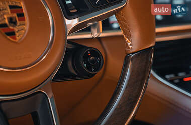 Фастбэк Porsche Panamera 2020 в 