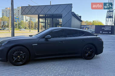Фастбэк Porsche Panamera 2011 в 