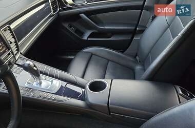 Фастбэк Porsche Panamera 2011 в 