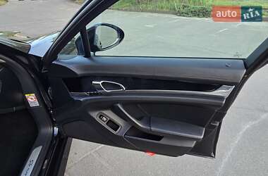 Фастбэк Porsche Panamera 2011 в 