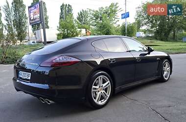 Фастбэк Porsche Panamera 2011 в 