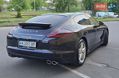 Фастбэк Porsche Panamera 2011 в 