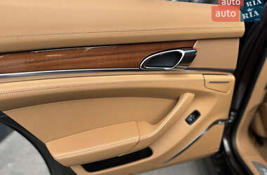 Фастбек Porsche Panamera 2010 в 