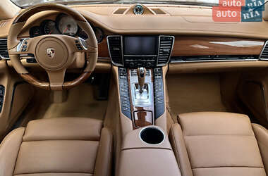 Фастбек Porsche Panamera 2010 в 