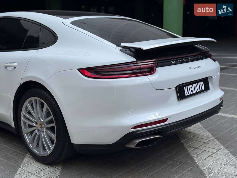 Фастбэк Porsche Panamera 2019 в Киеве фото 17 Фастбэк Porsche Panamera 2019 в Киеве