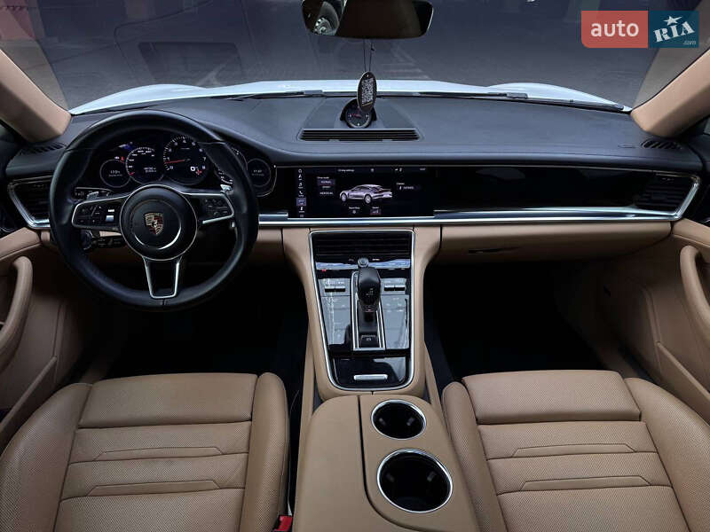 Фастбэк Porsche Panamera 2019 в Киеве фото 21 Фастбэк Porsche Panamera 2019 в Киеве