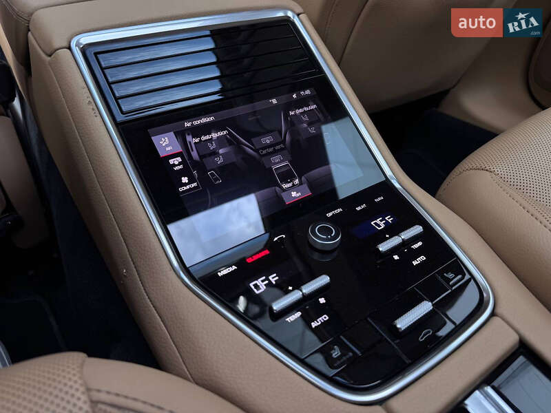 Фастбэк Porsche Panamera 2019 в Киеве фото 34 Фастбэк Porsche Panamera 2019 в Киеве