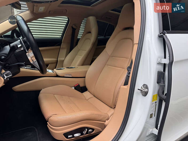 Фастбэк Porsche Panamera 2019 в Киеве фото 41 Фастбэк Porsche Panamera 2019 в Киеве