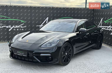 Фастбэк Porsche Panamera 2018 в Киеве