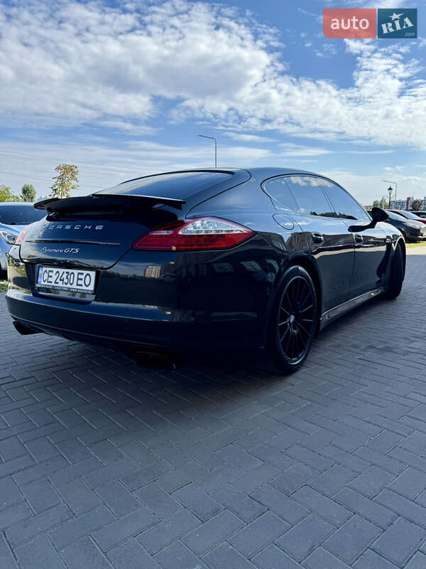 Фастбэк Porsche Panamera 2012 в Киеве