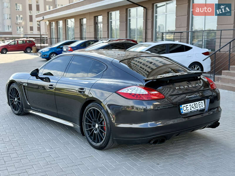 Фастбэк Porsche Panamera 2012 в Киеве