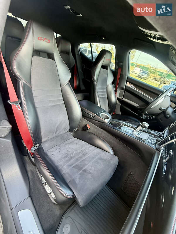 Фастбэк Porsche Panamera 2012 в Киеве