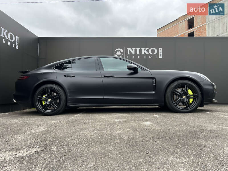 Фастбэк Porsche Panamera 2017 в Львове