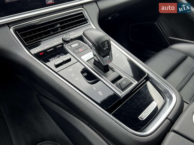 Фастбэк Porsche Panamera 2017 в Львове