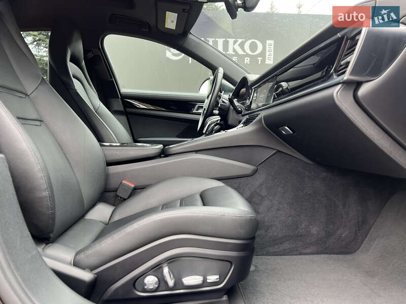 Фастбэк Porsche Panamera 2017 в Львове