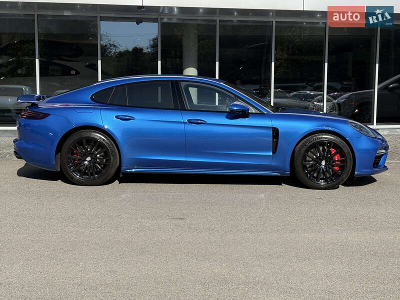 Фастбэк Porsche Panamera 2018 в Днепре