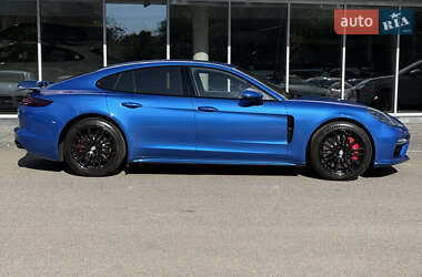 Фастбэк Porsche Panamera 2018 в 
