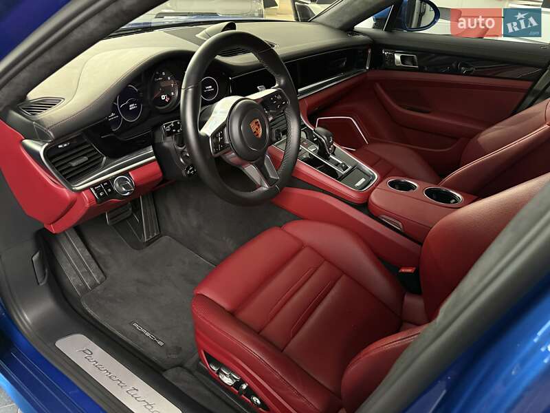 Фастбэк Porsche Panamera 2018 в Днепре