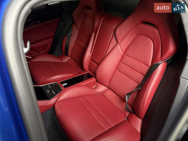 Фастбэк Porsche Panamera 2018 в Днепре