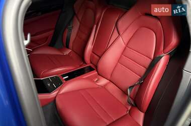 Фастбэк Porsche Panamera 2018 в 