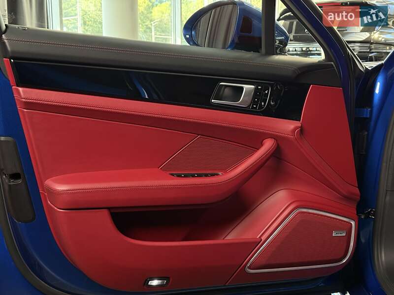 Фастбэк Porsche Panamera 2018 в Днепре