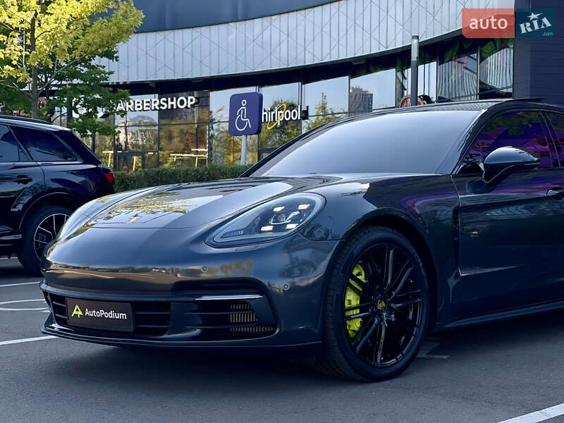 Фастбэк Porsche Panamera 2018 в Киеве фото 4 Фастбэк Porsche Panamera 2018 в Киеве