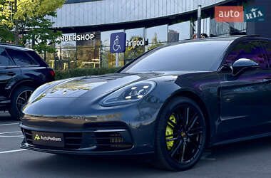 Фастбэк Porsche Panamera 2018 в 