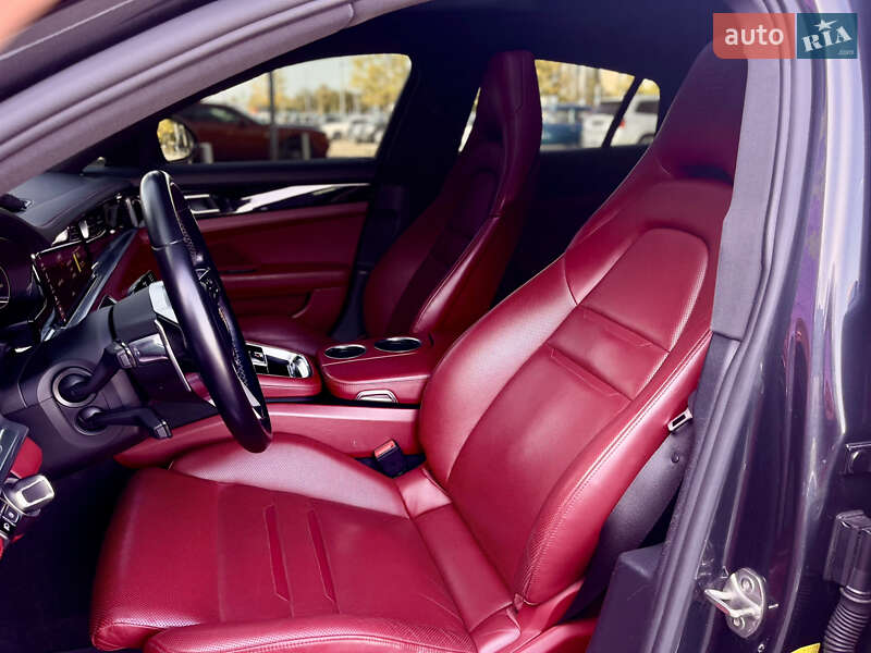 Фастбэк Porsche Panamera 2018 в Киеве фото 17 Фастбэк Porsche Panamera 2018 в Киеве