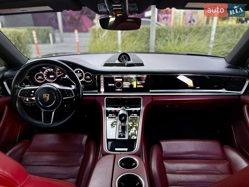 Фастбэк Porsche Panamera 2018 в Киеве фото 26 Фастбэк Porsche Panamera 2018 в Киеве