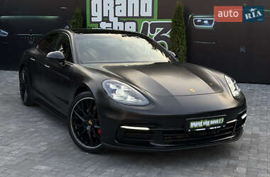 Фастбэк Porsche Panamera 2020 в 