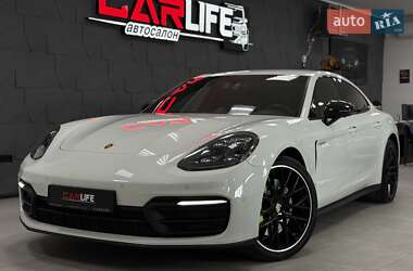 Фастбэк Porsche Panamera 2020 в 