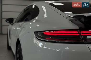 Фастбэк Porsche Panamera 2020 в 