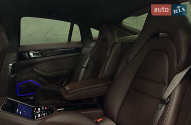 Фастбэк Porsche Panamera 2020 в 