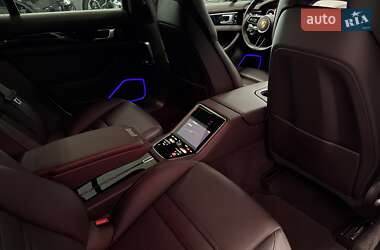 Фастбэк Porsche Panamera 2020 в 
