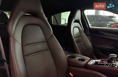 Фастбэк Porsche Panamera 2020 в 