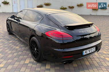 Фастбек Porsche Panamera 2013 в Дніпрі
