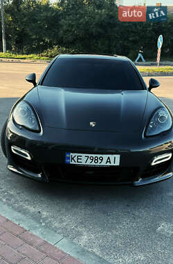 Фастбэк Porsche Panamera 2011 в Львове