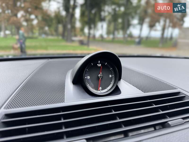 Фастбэк Porsche Panamera 2018 в Киеве