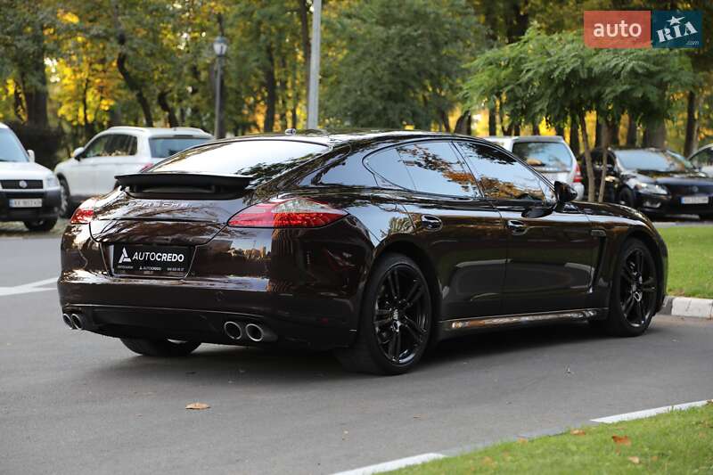 Фастбэк Porsche Panamera 2011 в Харькове
